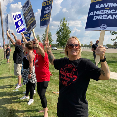 UAW-strike-GM-Stellantis-expands
